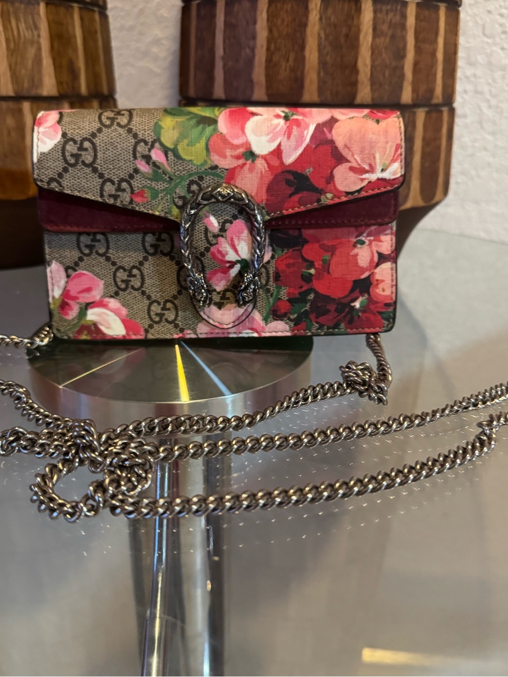 Gucci Floral GG Supreme Crossbody Mini Bag in Beige, Red, Pink - Picture 9 of 15